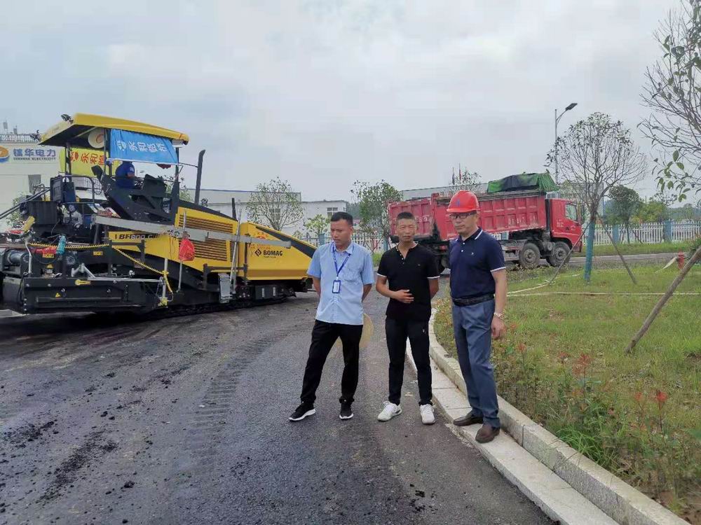 建設(shè)精品工程，鑄就行業(yè)名片，集團(tuán)董事長(zhǎng)孔德穩(wěn)蒞臨舜宇光學(xué)路面工程檢查指導(dǎo)工作