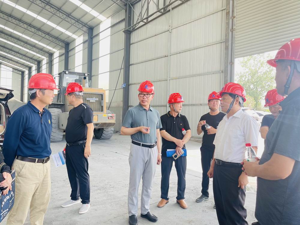 信陽市公路事業(yè)發(fā)展中心、信陽市公路局、107國道建設(shè)工程指揮部、中國中冶信陽項目部等單位蒞臨河南永和建設(shè)集團檢查指導(dǎo)工作