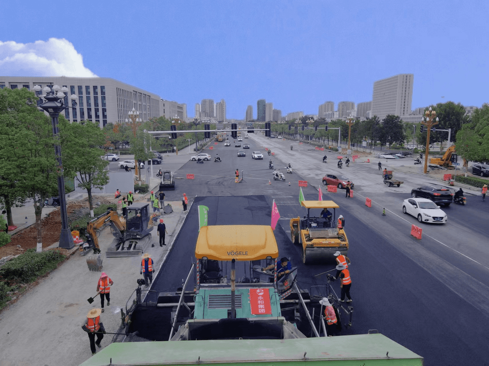   喜迎二十大，新五保暢通--永和集團新五大道施工忙